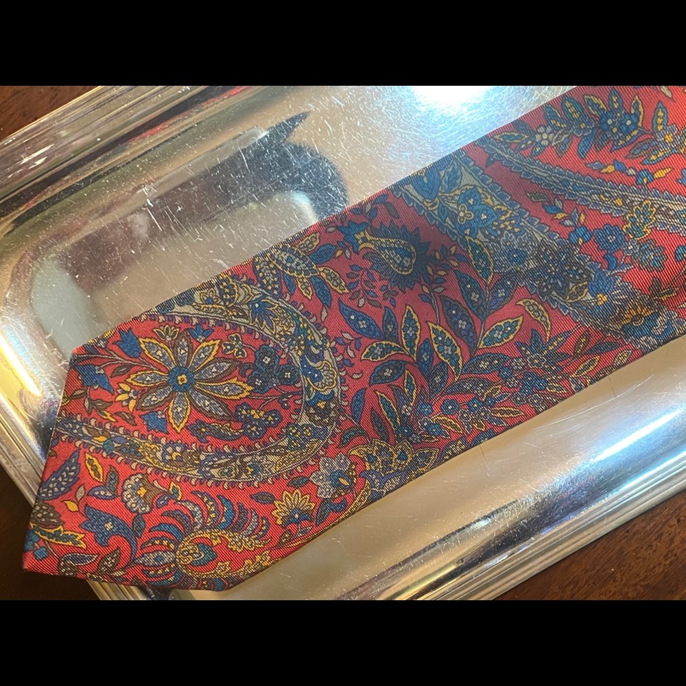 Gentleman’s Burberry English Matter Tie